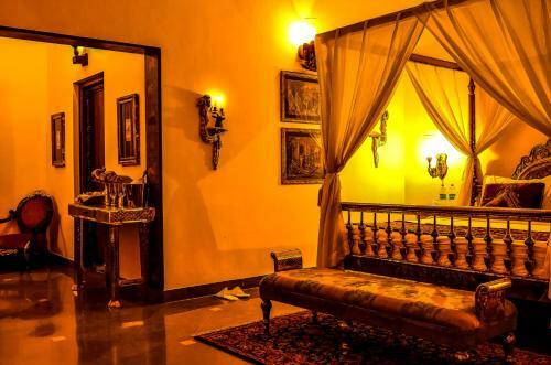 Hotel The Royal Retreat Resort & Spa
