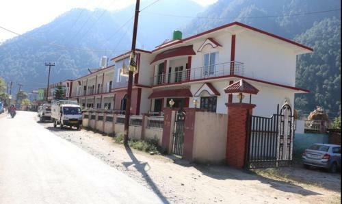 Hotel Divine Palace
