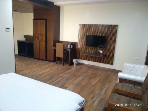 Adb Rooms Hotel Surabhi International,varanasi