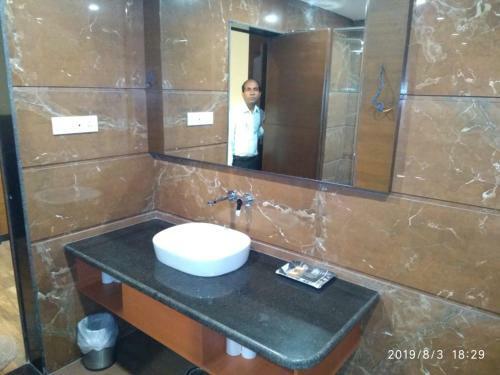 Adb Rooms Hotel Surabhi International,varanasi