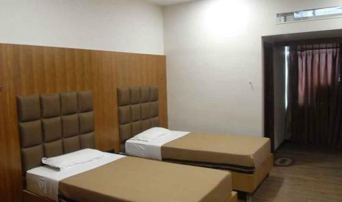 Adb Rooms Hotel Surabhi International,varanasi