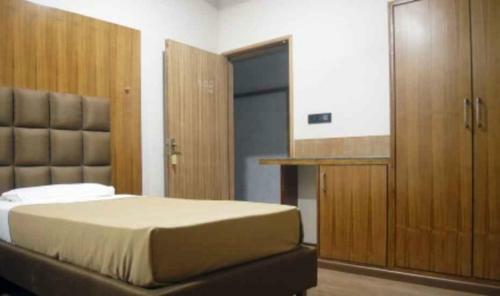 Adb Rooms Hotel Surabhi International,varanasi