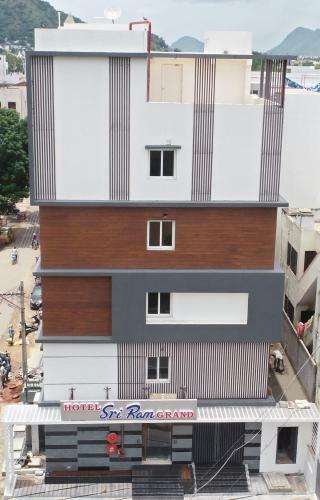 Hotel Sri Ram Grand