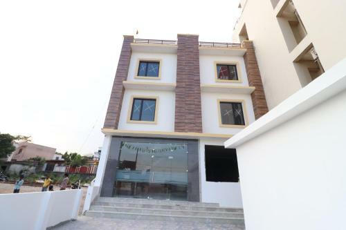 Hotel Oyo 40842 The Royal Resort