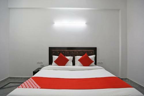 Hotel Oyo 48900 Grand & Epic Inn