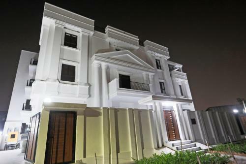 Hotel Oyo 48900 Grand & Epic Inn