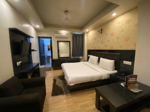 Hotel Noida Saffron