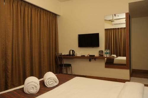 Hotel Sky Suites By Monarch