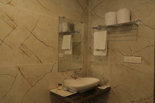 Hotel Sky Suites By Monarch