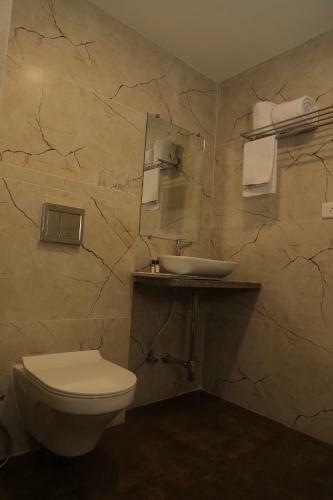 Hotel Sky Suites By Monarch