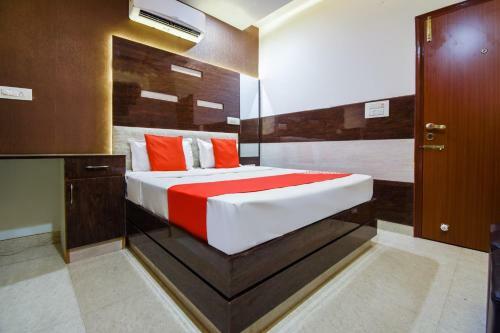 Oyo 70744 Hotel Atharv