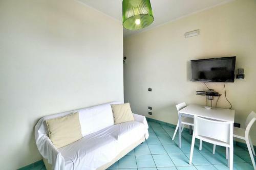 Acciaroli Villa Sleeps 4 Air Con