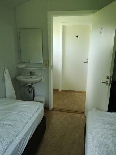 Hostal N�nsteinn Guesthouse