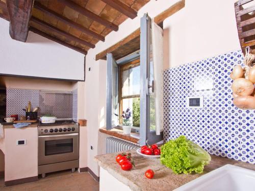 Peaceful Holiday Home In Acqualagna With Swimming Pool