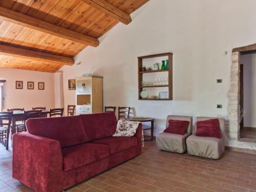 Graceful Holiday Home In Acqualagna With Swimming Pool