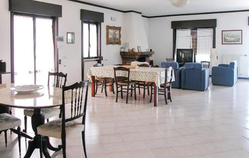 Marrota Villa Sleeps 6 With Pool Air Con And Wifi