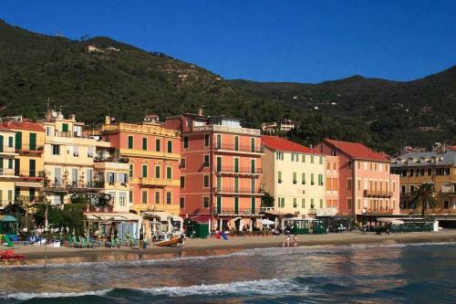 Apartamento Elegante Bilocale Vicino Alla Spiaggia