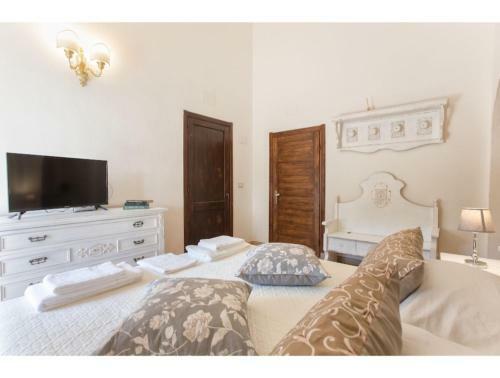 Villa Alghero, Casal Patern For 14 People With Swimming Pool