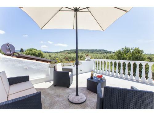 Villa Alghero, Casal Patern For 14 People With Swimming Pool