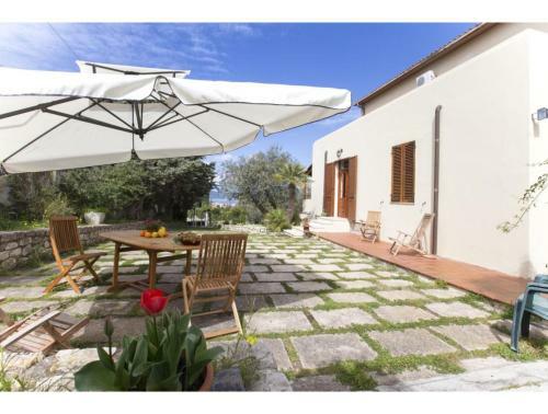 Alghero, Villa Duchessa With Sea View Surrounded By Greenery For 8 People