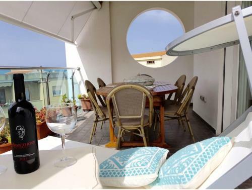 Oltremare Apartment With Large Veranda For 6 People
