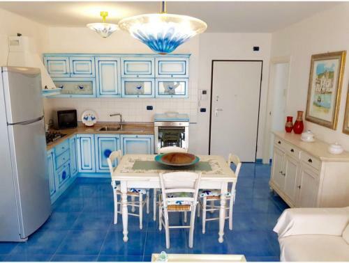 Oltremare Apartment With Large Veranda For 6 People