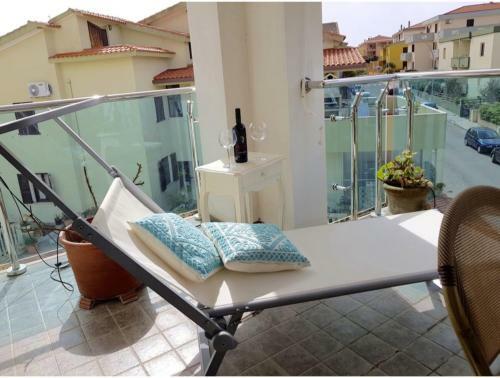 Oltremare Apartment With Large Veranda For 6 People