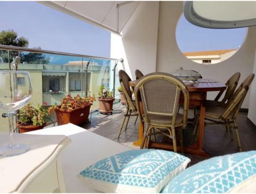 Oltremare Apartment With Large Veranda For 6 People