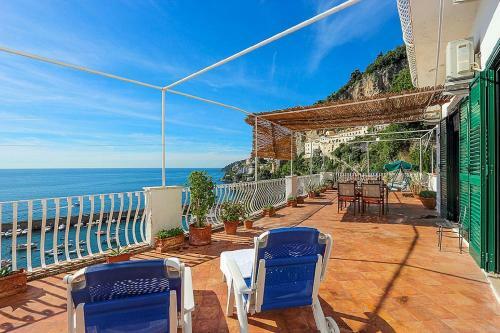 Amalfi Apartment Sleeps 6 Air Con Wifi