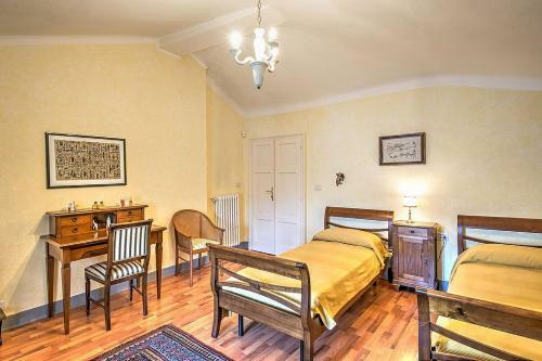 Annone Di Brianza Villa Sleeps 21 With Pool And Air Con