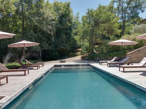 Secluded Apartment In Anghiari With Swimming Pool