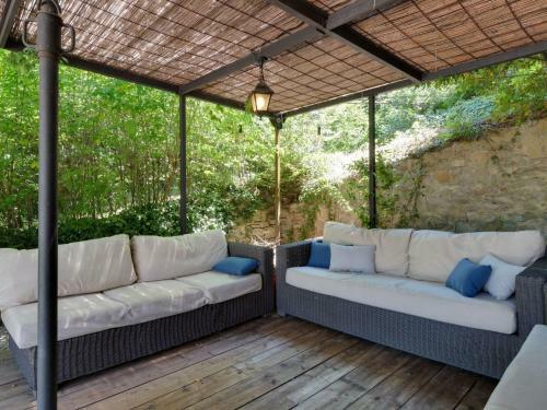 Secluded Apartment In Anghiari With Swimming Pool