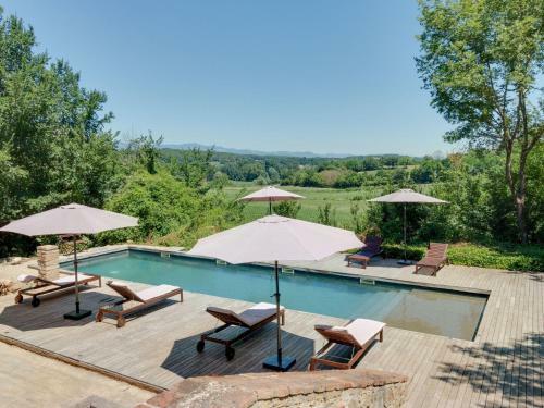 Secluded Apartment In Anghiari With Swimming Pool