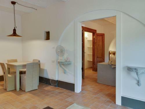 Secluded Apartment In Anghiari With Swimming Pool