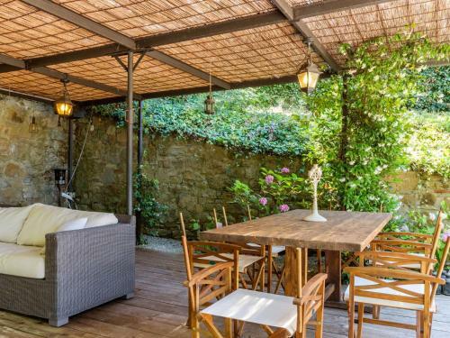 Stunning Apartment In Anghiari With Private Terrace