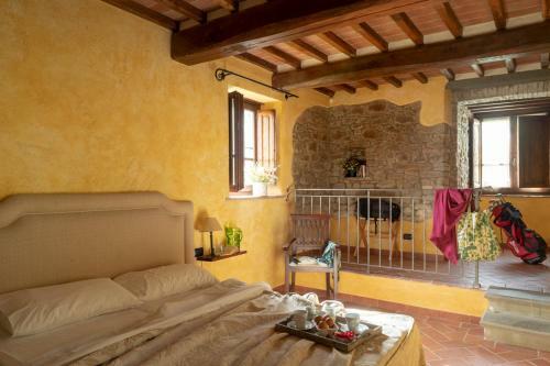 Arezzo Villa Sleeps 20 With Pool