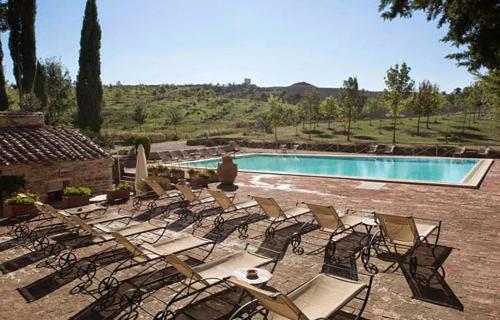 San Gimignanello Villa Sleeps 35 With Pool And Wifi