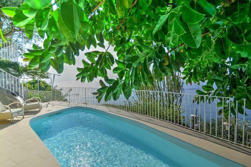 Arienzo Villa Sleeps 12 With Pool And Air Con