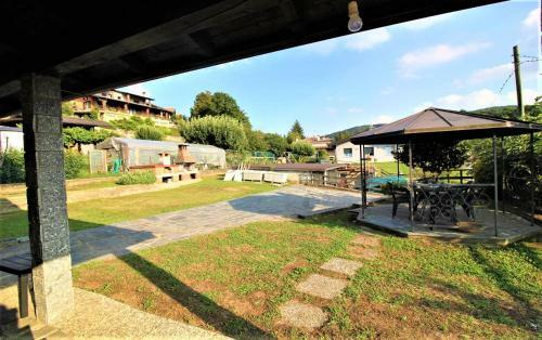 Uncle Enrys House - Family House