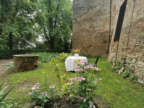 Beautiful Apartment In Asti With Garden