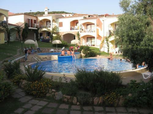 Badesi Apartment Sleeps 6 With Pool And Wifi
