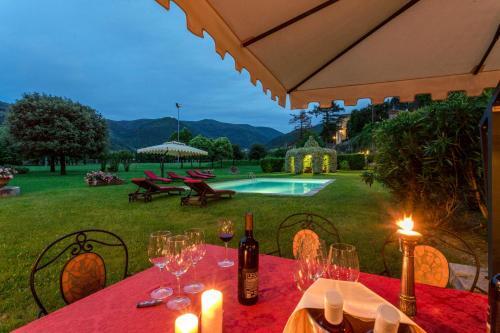 Badia Cantignano Villa Sleeps 12 With Pool And Air Con