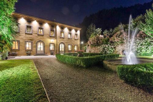 Badia Cantignano Villa Sleeps 22 With Pool And Air Con
