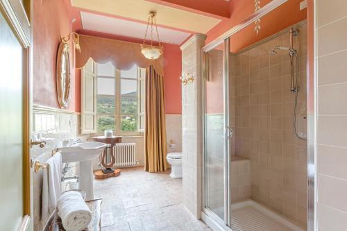 Badia Cantignano Villa Sleeps 22 With Pool And Air Con