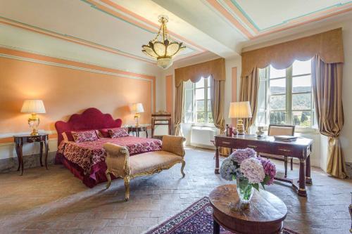 Badia Cantignano Villa Sleeps 22 With Pool And Air Con