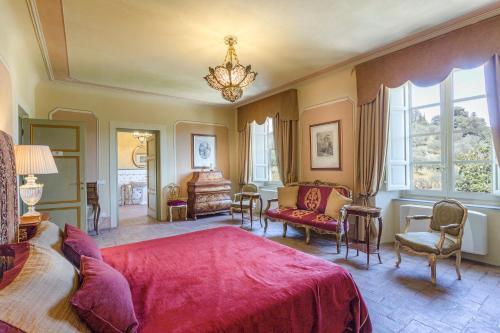 Badia Cantignano Villa Sleeps 22 With Pool And Air Con