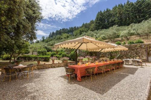 Badia Cantignano Villa Sleeps 22 With Pool And Air Con