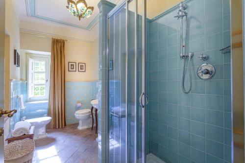 Badia Cantignano Villa Sleeps 22 With Pool And Air Con
