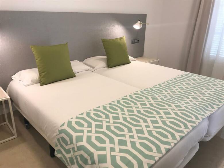 Hotel Broncemar Beach Suites