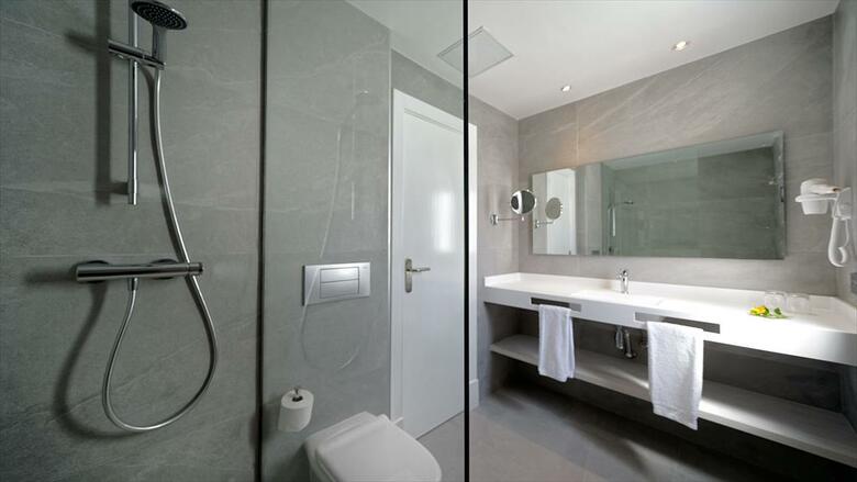 Hotel Broncemar Beach Suites